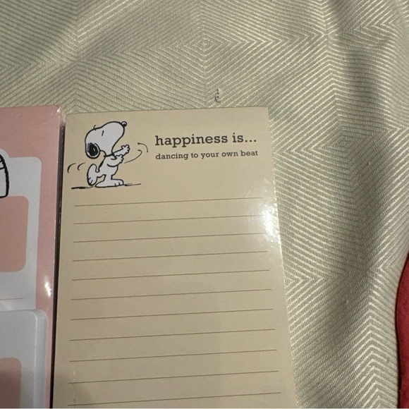 Snoopy Notepad Set - Picture 2 of 6